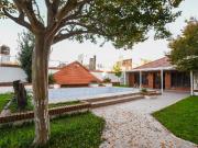 Casa 5 dormitorios, jardín, pileta Bv. Rondeau 1200...