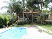 Casa 5 Dorms,3 suites Muito espaço, em rua fechada e...