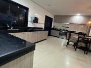 Casa 5 Quartos, 3 Suítes, Varanda, Reformado, 6 Vagas de...