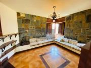 Casa com 5 quartos sendo 1 SuÃte Master com 4 vagas de...