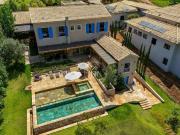 Casa 5 suítes disponível para venda no Condomínio Terras...