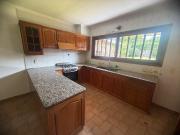 Casa 6 amb. con parque alquiler 24 meses