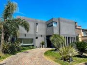 Casa 6 ambientes al agua en venta Nuevo Quilmes