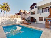 Casa 6 Ambientes con Pileta y Cochera en Villa Devoto