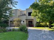 Casa 6 ambientes con piscina en venta Fincas de Iraola 1