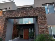 Casa 6 ambientes en 2 plantas en venta Barrancas de Guido