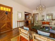 Casa 6 ambientes en Belgrano R con patio y terraza