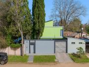 Casa 6 ambientes en Ranelagh con cochera y pileta