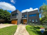 CASA 6 AMBIENTES EN VENTA EN LAGOS DE CANNING