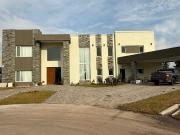 CASA 6 AMBIENTES EN VENTA EN LAGOS DE CANNING
