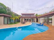 Casa 6 suítes à venda no Condomínio Terras de São José I...