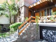 Casa 7 amb. en Venta. Villa del Parque. Cochera