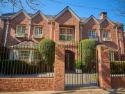 CASA 7 AMBIENTES PILETA Y COCHERA EN QUILMES VENTA