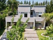 CASA 8 AMB. C/JARDIN Y PILETA EN EL B SAN AGUSTIN