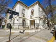 Casa 9 ambientes con Cochera