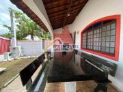 Casa à 100m do mar com piscina e 5 quartos em Itanhaém