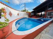 Casa à 150m do mar com piscina e 3 quartos em Itanhaém