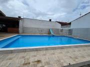 Casa à 150m do mar com piscina e 3 quartos em Peruíbe