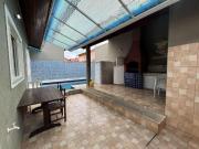 Casa à 150m do mar com piscina e 4 quartos em Peruíbe