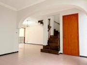 Casa a 2 cuadras de AV. ARAUCARIAS y a una cuadra del...