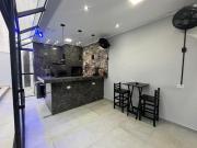 Casa à 40m do mar com piscina e 3 quartos em Itanhaém