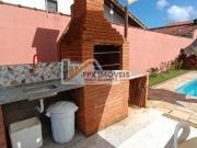 Casa à 70m do mar com piscina e 5 quartos em Itanhaém