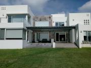 CASA A CAMPO DE GOLF EN PRIVADA, VILLAS DE IRAPUATO