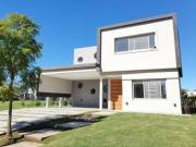 CASA A ESTRENAR BARRIO VISTAS PUERTOS DEL LAGO