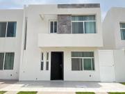 CASA A ESTRENAR CERCA DE ZONA INDUSTRIAL