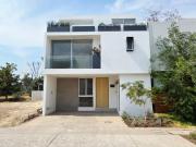 Casa a estrenar coto Altanza 3 rec + estudio + rood garden
