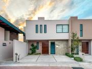 Casa a estrenar de 3 recámaras y 2.5 baños en la zona de...