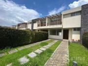 Venta de casa Sector La Armenia, cerca del reservorio