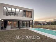 Casa a estrenar en Castaños