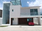 Casa a Estrenar en Renta en Condominio Metepec