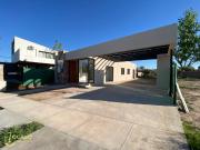 Casa a estrenar en venta en Barrio Garden