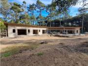 Casa a estrenar. Piscina. 3 dormitorios en suite....