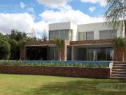 Casa a la laguna con 4 dormitorios en alquiler en Santa...