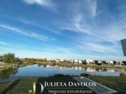 Casa a la laguna en Venta El Canton Barrio Islas