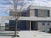 Casa a la laguna en venta en San Matias