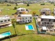 Casa a la venta 4 ambientes EL Canton Golf