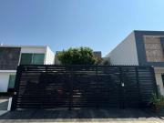 CASA A LA VENTA CERCA DE LA GLORIETA DEL PAPA