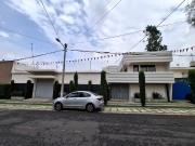 CASA A LA VENTA CON SALON DE FIESTAS A LA VENTA, LOMAS...