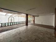 Casa a la venta con uso comercial en Jardines del Bosque