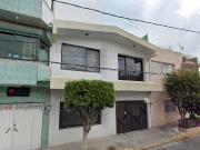 CASA A LA VENTA EN ESCUADRON 201, IZTAPALAPA, CDMX