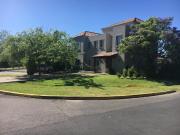 CASA A LA VENTA EN ESQUINA ORIENTACION NOROESTE