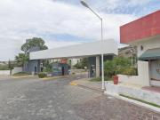 CASA A LA VENTA EN FRACCIONAMIENTO BOSQUES DE SANTA...