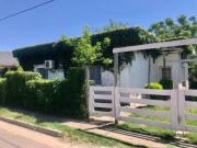 Casa a la venta en Roldan centro. De tres dormitorios