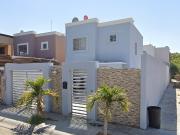 CASA A LA VENTA EN VILLAS DEL ENCANTO, LA PAZ, BAJA...