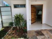 CASA A LA VENTA EN VISTAS ALTOZANO