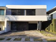 CASA A LADO DEL TEC Y CINCO MINUTOS DEL CIENCIAS